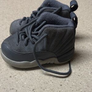 Jordan Kids Sneakers in Dark Gray